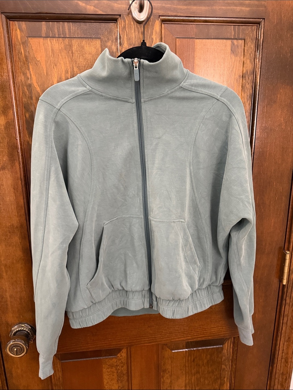 EUC Women's Lululemon Medium Forest Brushed Softstreme Funnel Neck Zip Up—Size 8 - Picture 6 of 9